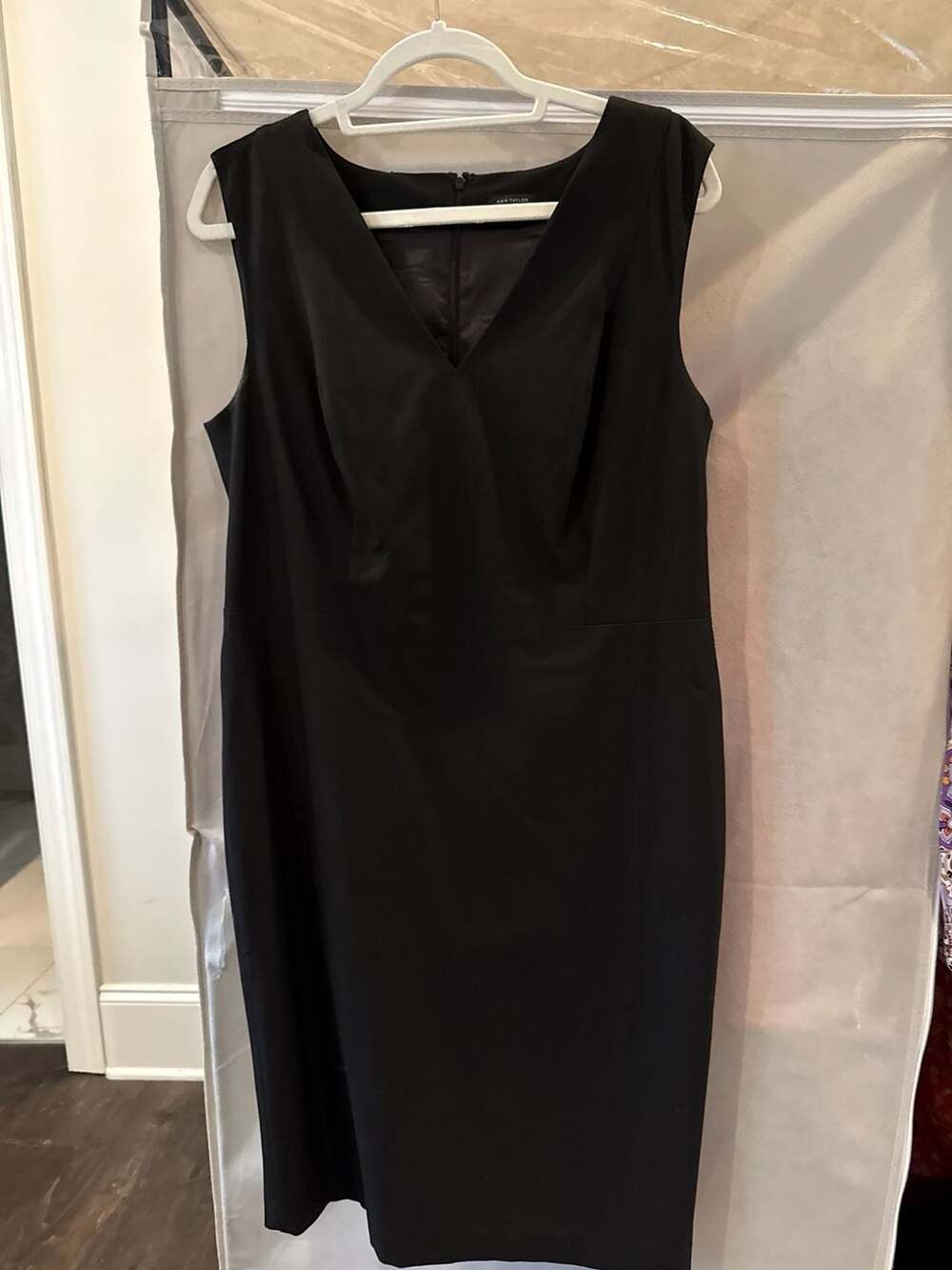 Ann Taylor Black Sleeveless V-Neck Fitted Sheath Pencil Dress